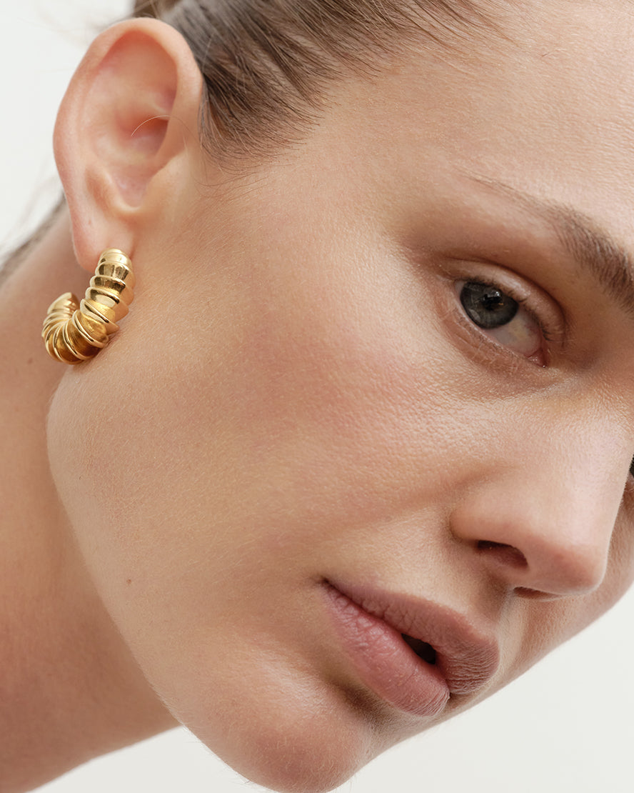 Mari Hoop Earrings Gold