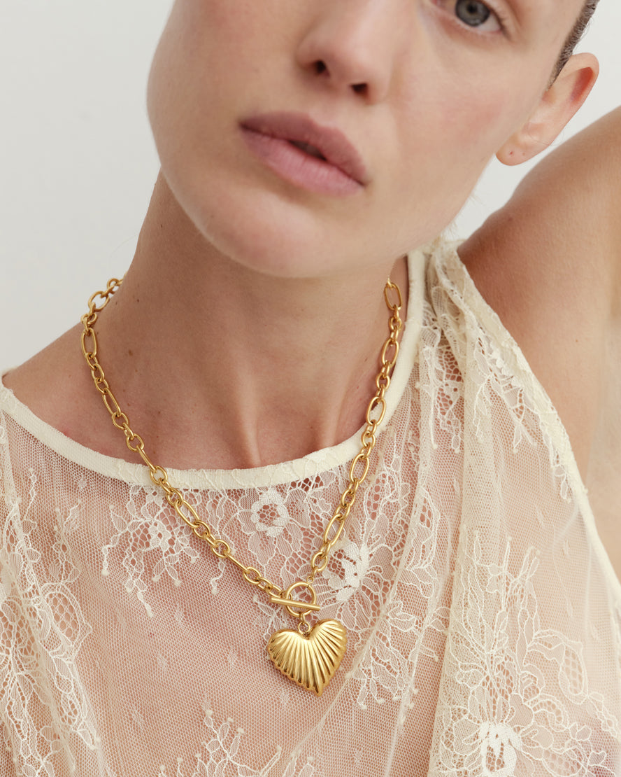 priella-necklace-in-gold