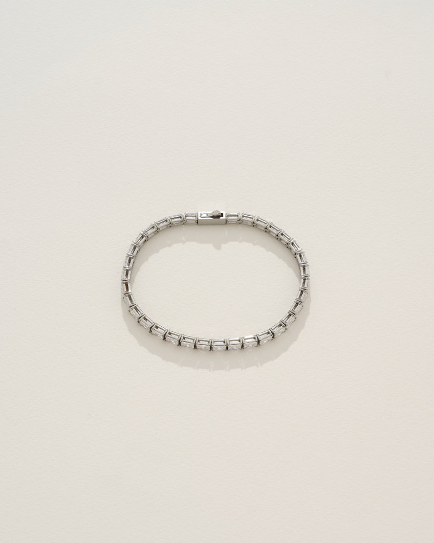 Naya Bangle in Silver