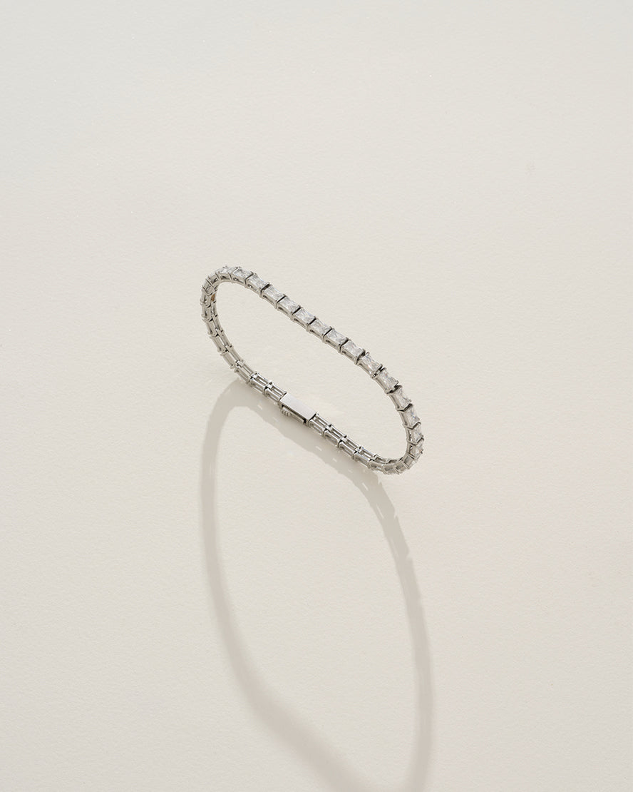 Naya Bangle in Silver