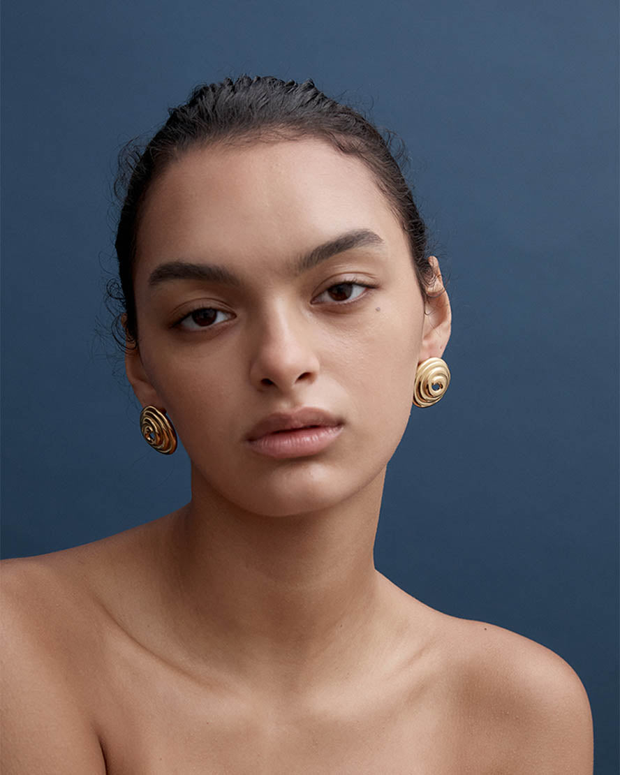 Scarlet Earrings in Gold