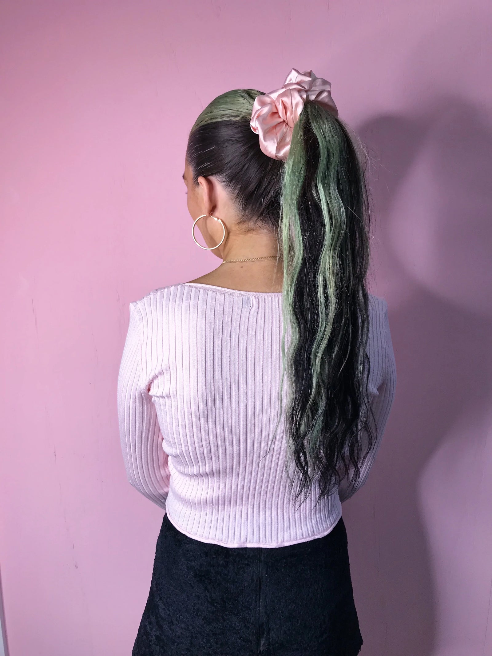 HAIR COLOURING AND ACCESSORIZING ACCORDING TO THE COLOUR EXPERTS AT DDs & CO HAIRDRESSING - Reliquia Jewellery