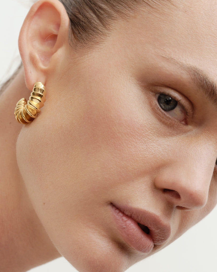 Mari Hoop Earrings Gold