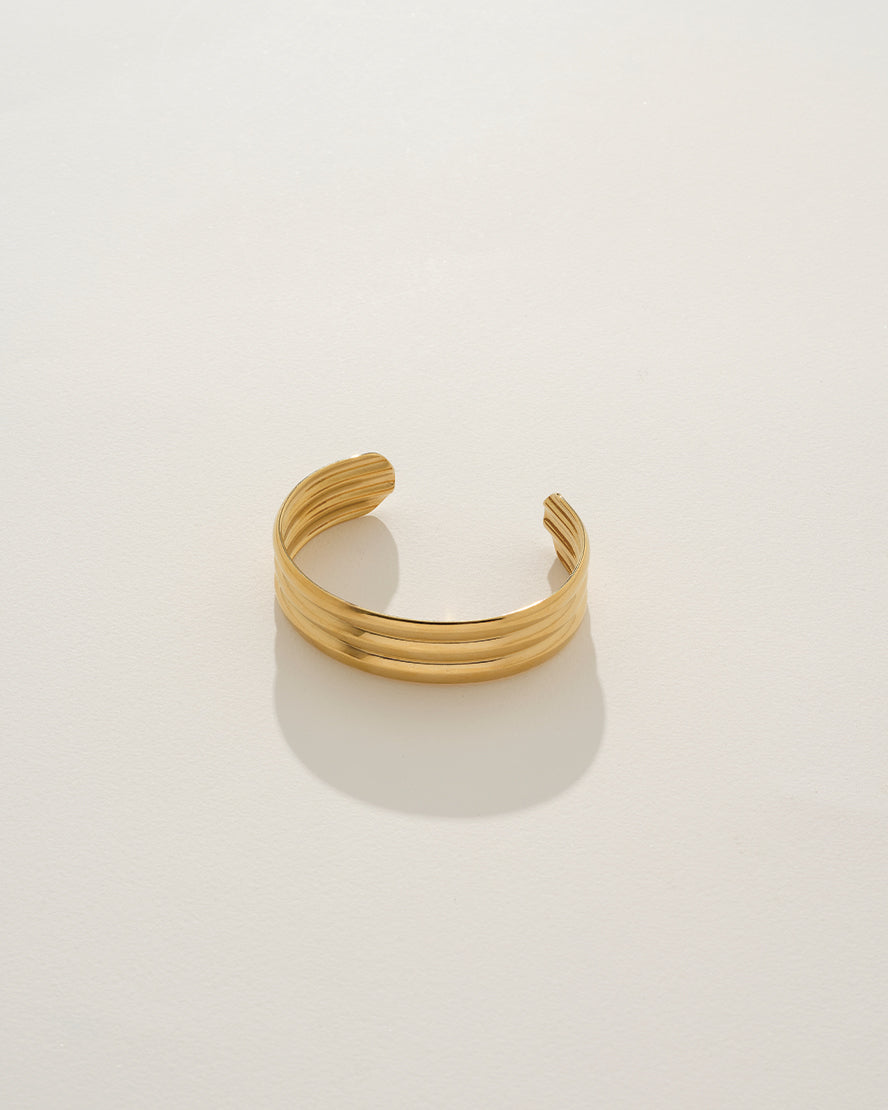 Aria Bangle in Gold