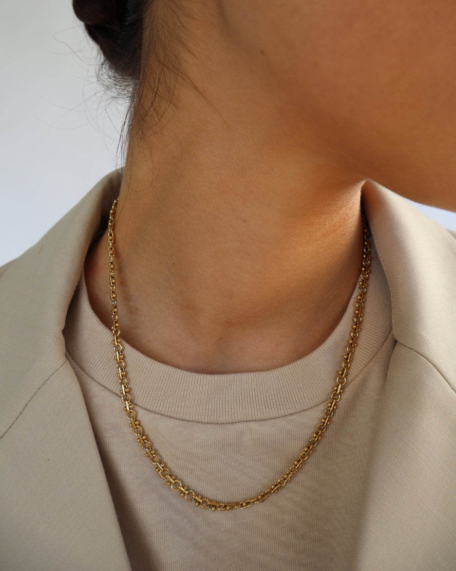 Mejia Necklace in Gold