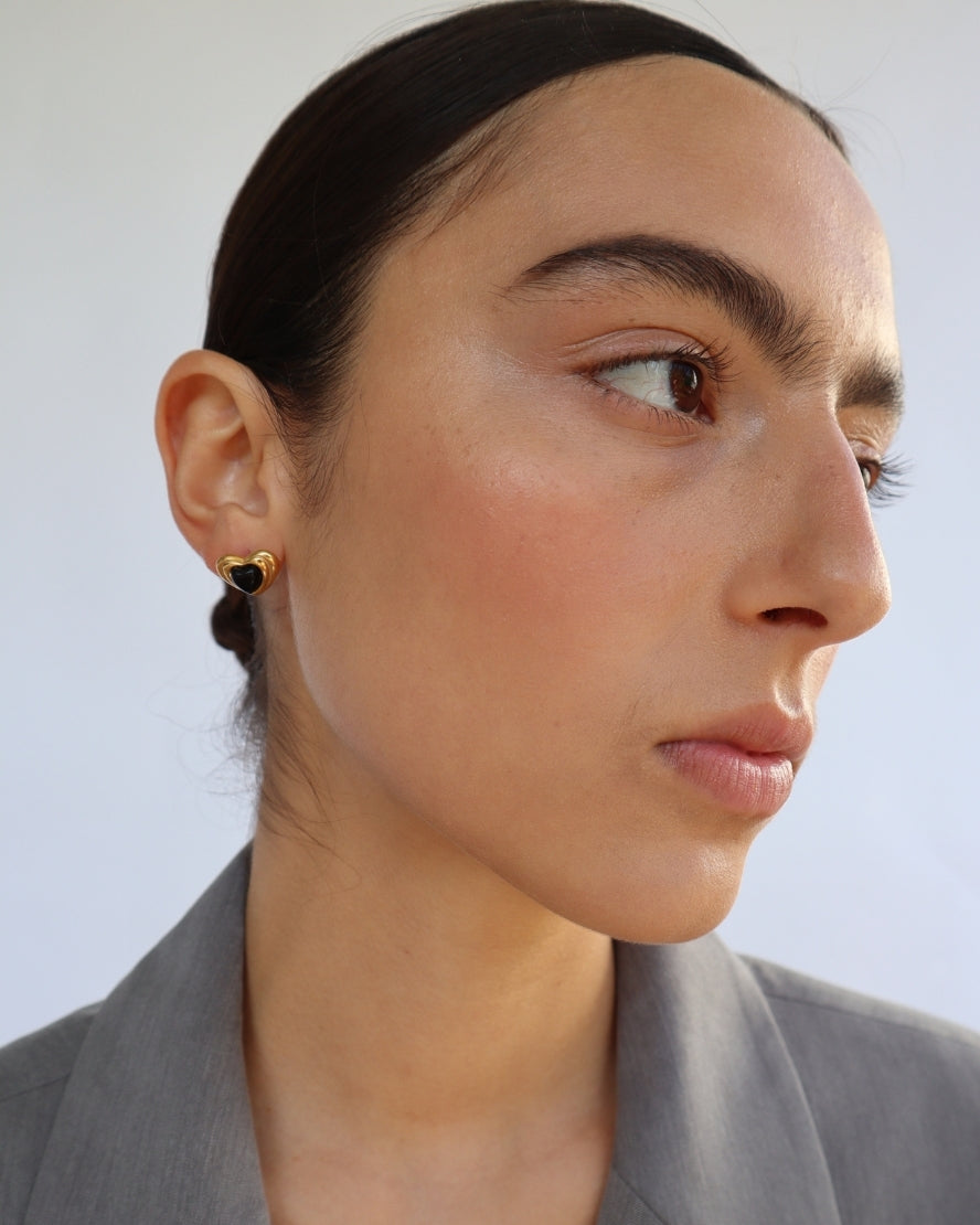 waylon-earrings-in-gold-black